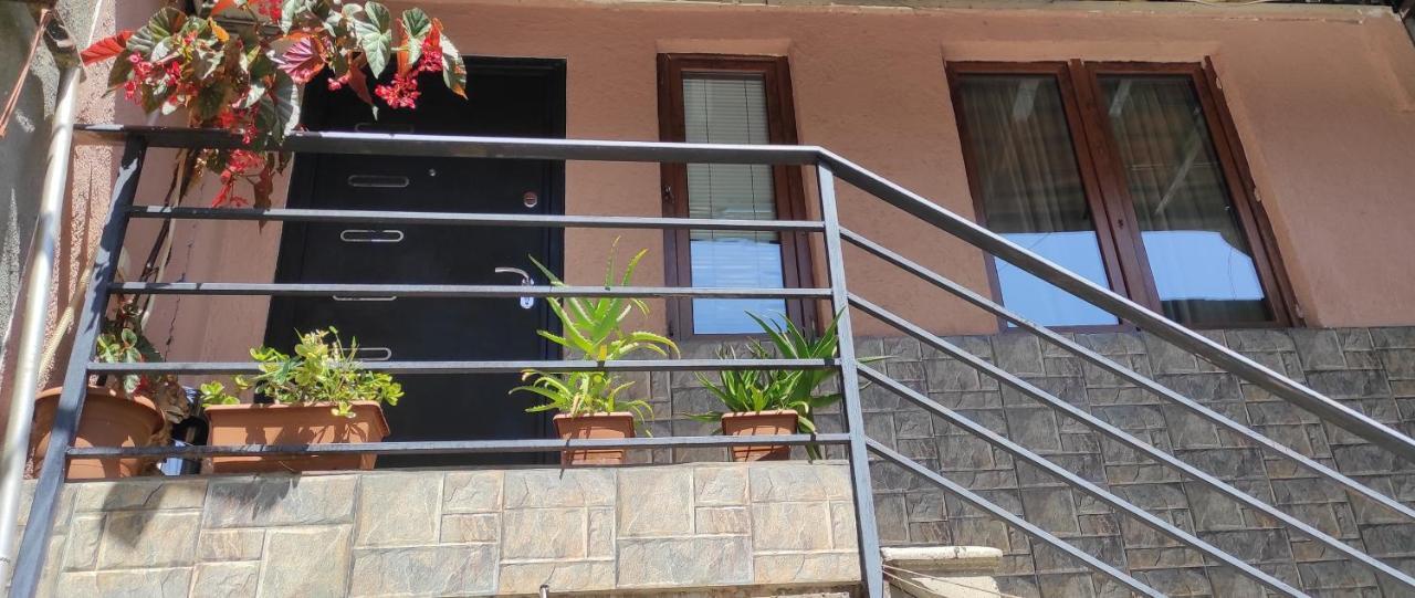 Family Apartament Διαμέρισμα Τυφλίδα Εξωτερικό φωτογραφία
